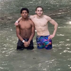 Meet your Posher, Ari